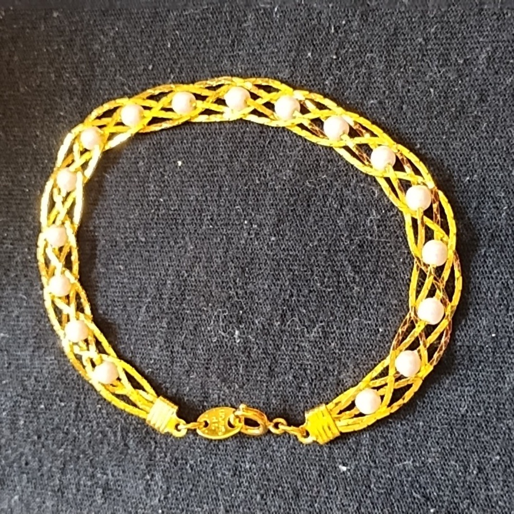 Avon Pearlesque Treasures Bracelet